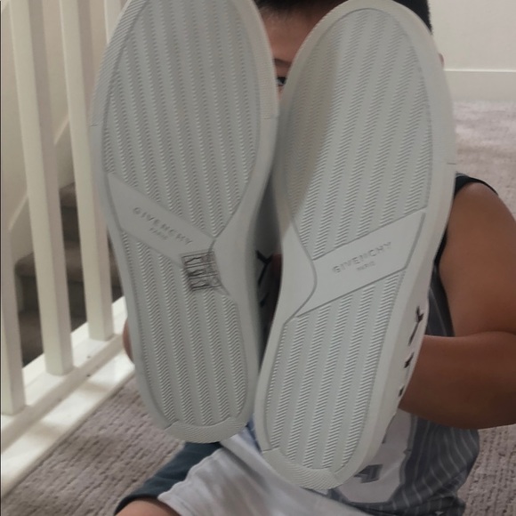 Givenchy Paris - Picture 4 of 6